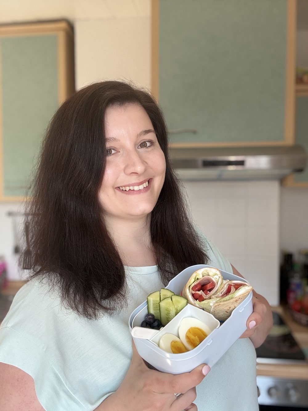 Helena mit einer selbst gepackten Brotdose